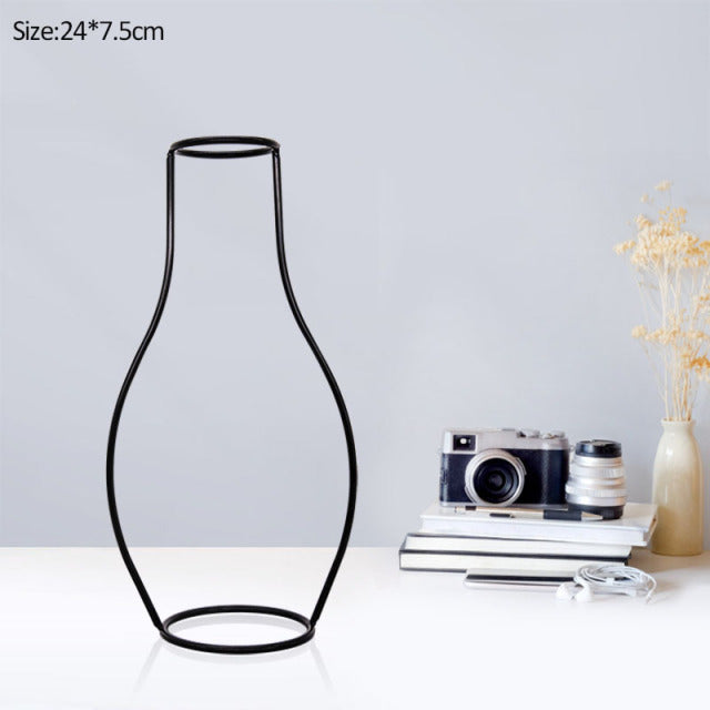 Retro Iron Line Vase